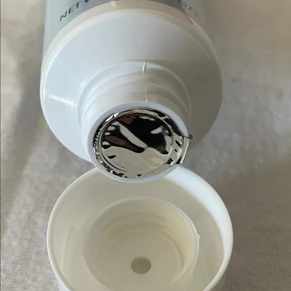 First Aid Beauty Pure Skin Cleanser - Picture 3 of 3